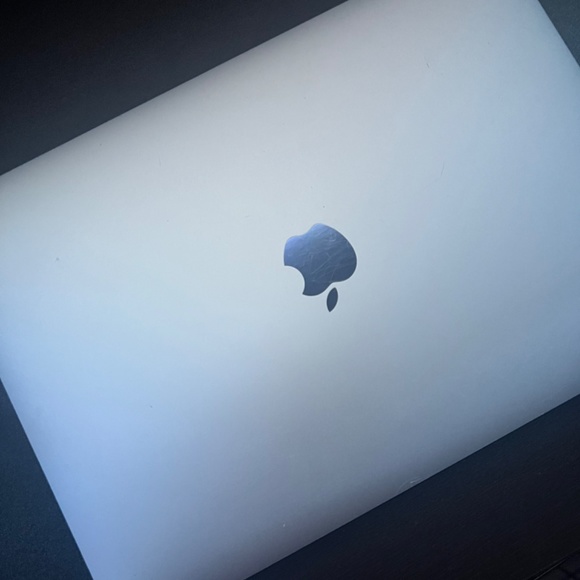 MacBook Pro - Picture 4 of 5